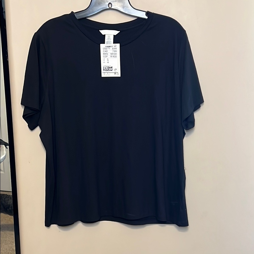Women's Black Short-Sleeve Top - Classic Crewneck XL